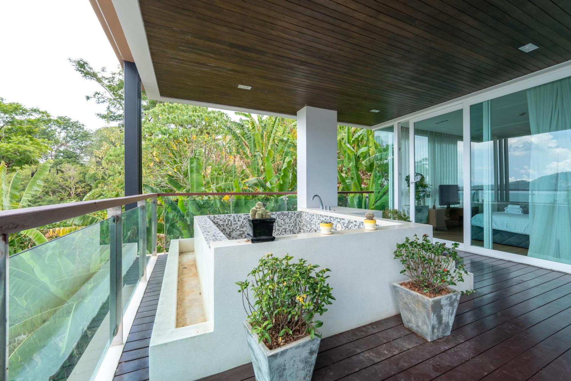 The Privilege Residence Patong Esterno foto